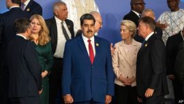 مادورو چگونه کشورش را از شر تحریم‌ها نجات داد؟