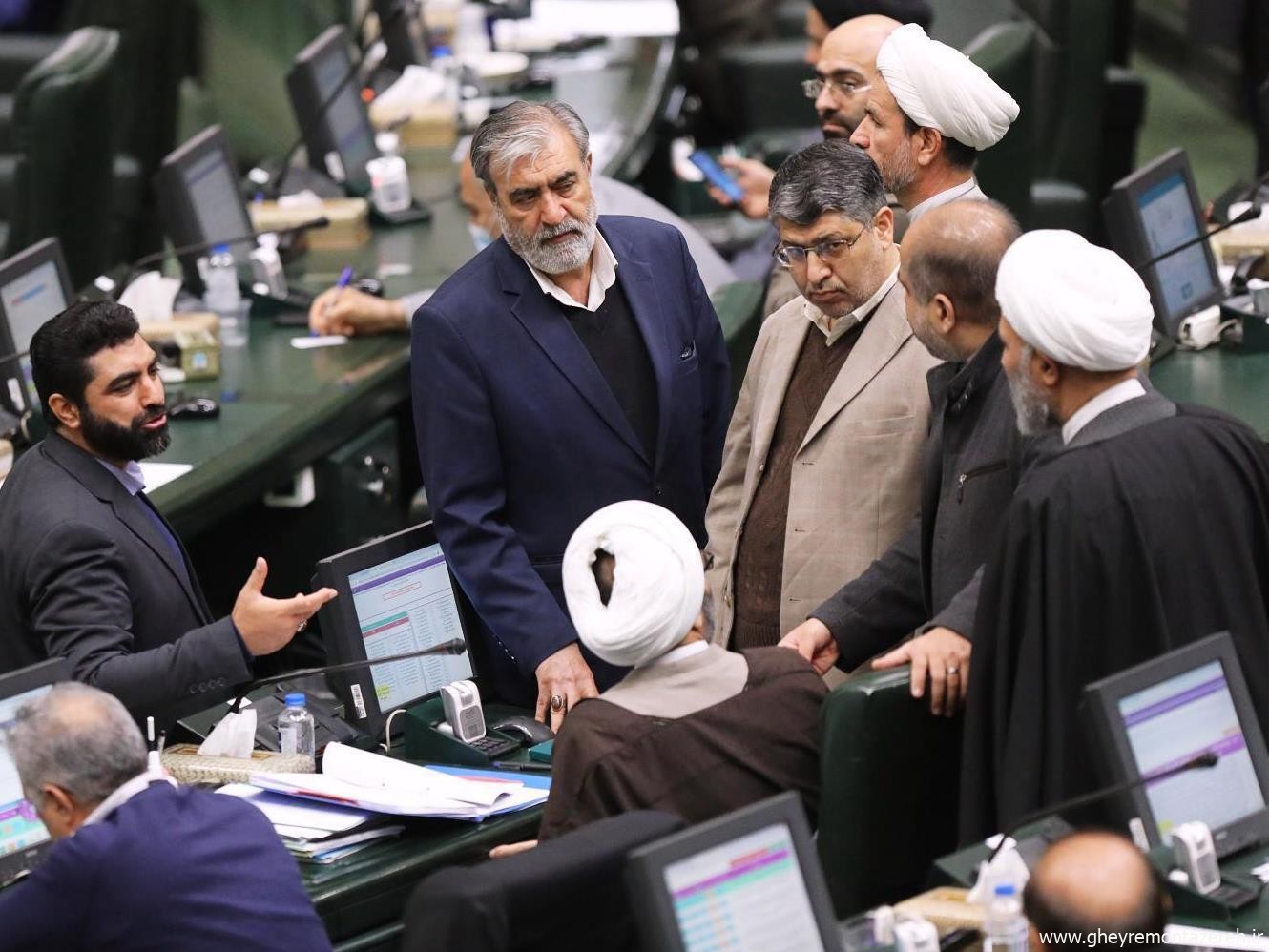 جزئیات و امضاکنندگان طرح جنجالی مجلس برای مجازات اظهارنظرات غیررسمی