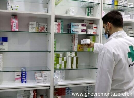 دکتر کاظمی، کارشناس حوزه دارو : اوضاع فعلی بازار دارو به خاطر کمبود ارز و قیمت گذاری دستوری ست / می گویند ۴۰ کشتی در بنادر منتظر ترخیص ماده های اولیه هستند، اما به دلیل عدم پرداخت دلار، بار را تخلیه نمی کنند
