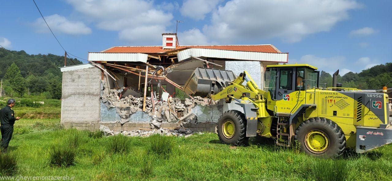 در راستای جلوگیری از تغییر کاربری؛ تخریب بنای غیرمجاز در شهرستان فومن