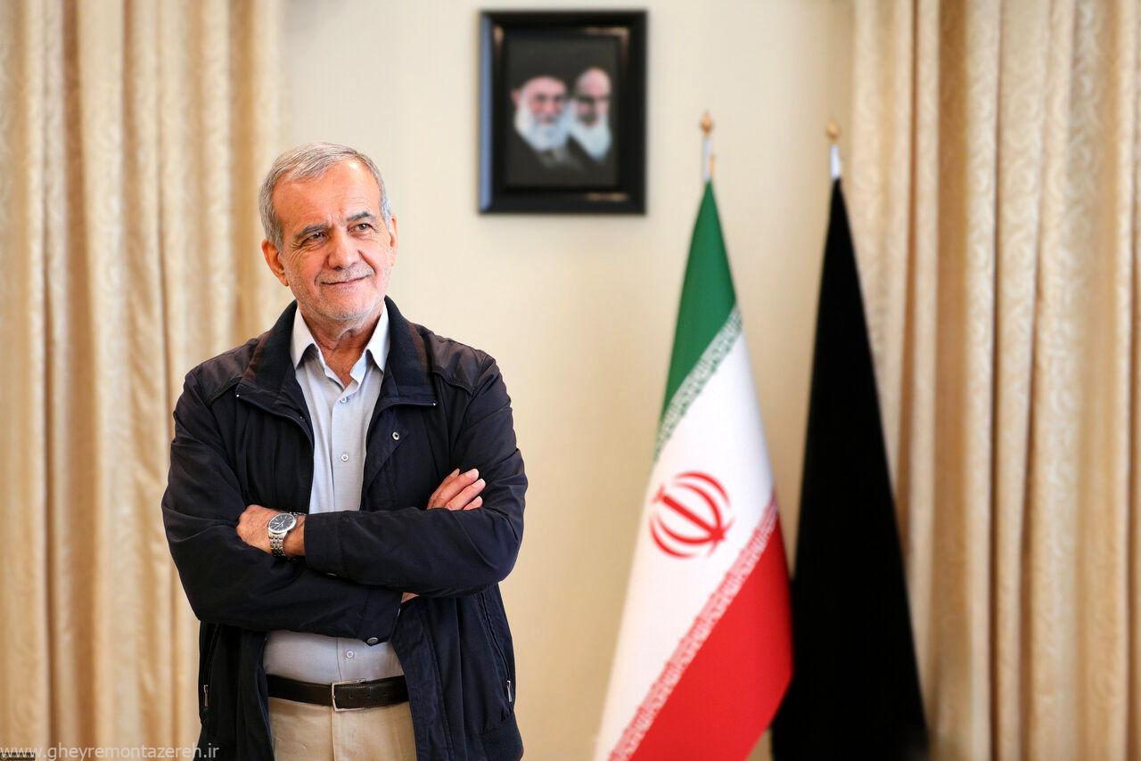 دولت سیزدهم آبدارچی‌ها را هم عوض کرد؛ چر ا دولت پزشکیان حتی در سطوح عالی از جریان رقیب استفاده می‌کند؟