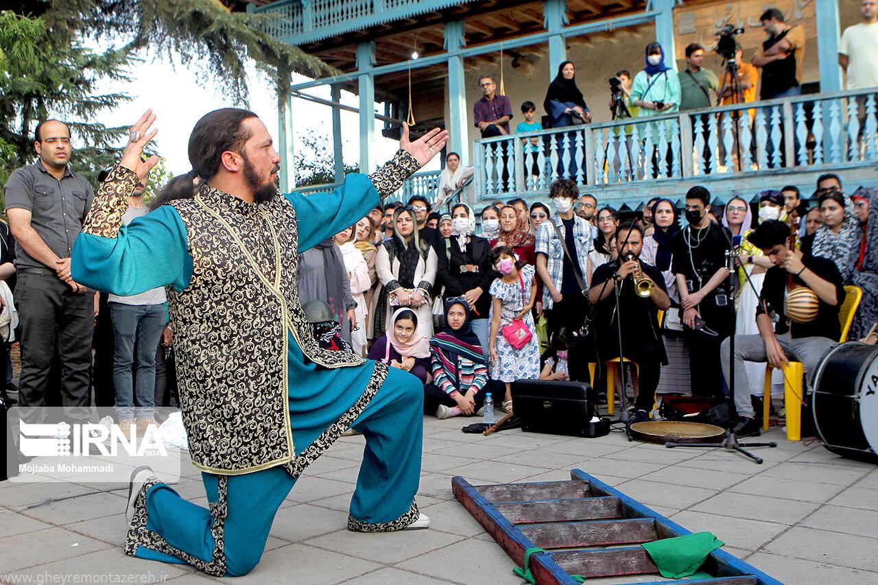 جشنواره بین المللی تئاتر خیابانی شهروند لاهیجان آغاز به کار کرد جشنواره بین المللی تئاتر خیابانی شهروند لاهیجان آغاز به کار کرد