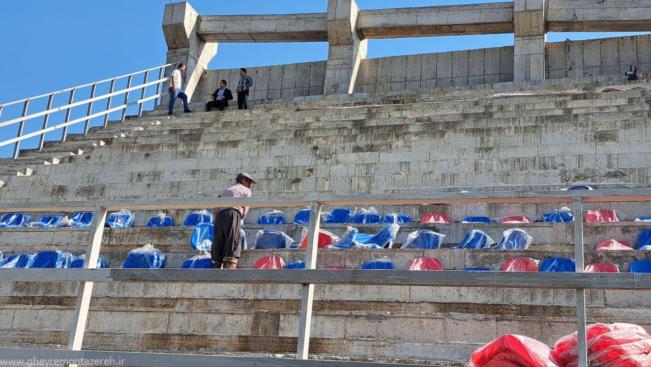 آغاز نصب صندلیهای سکوی جدید ورزشگاه شهید عضدی رشت