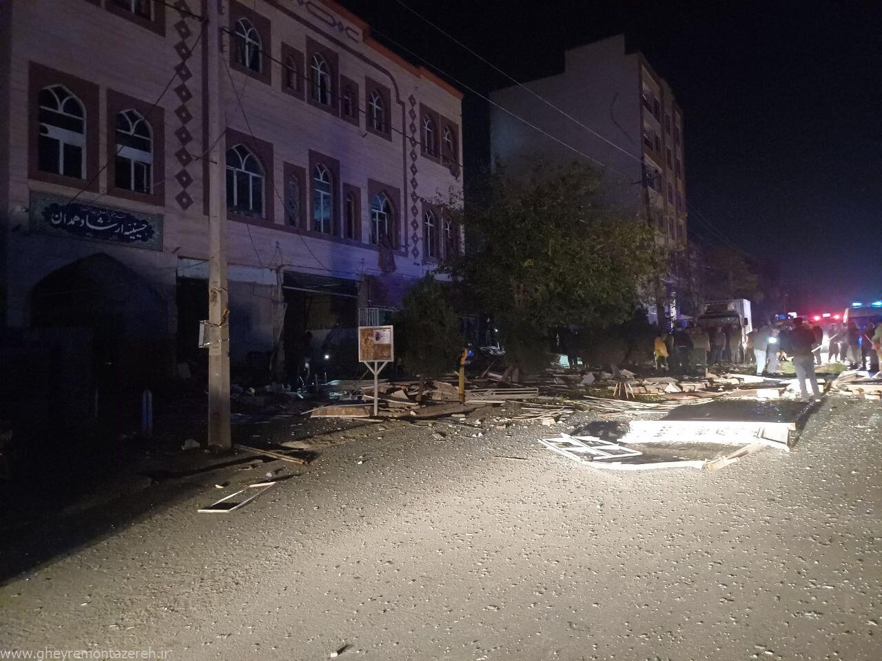 انفجار بر اثر نشت گاز در حسینیه ارشاد / شیشه برخی منازل اطراف شکست و برق محله نیز قطع شد