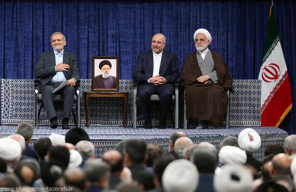 عکس یادگاری میگیرید و وحدت خود را نشان میدهید اما بعدا در رسانهها به همدیگر طعنه میزنید