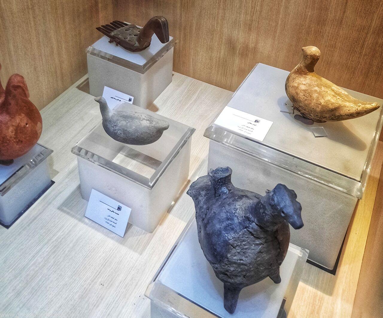 پیکرکهای سه هزارساله پرندگان در موزه رشت به نمایش در آمدند