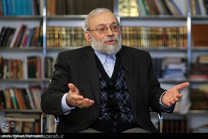 جواد لاریجانی با تحلیلهای سطحی در باره مسائل داخلی و خارجی دنبال چه هدفی است؟