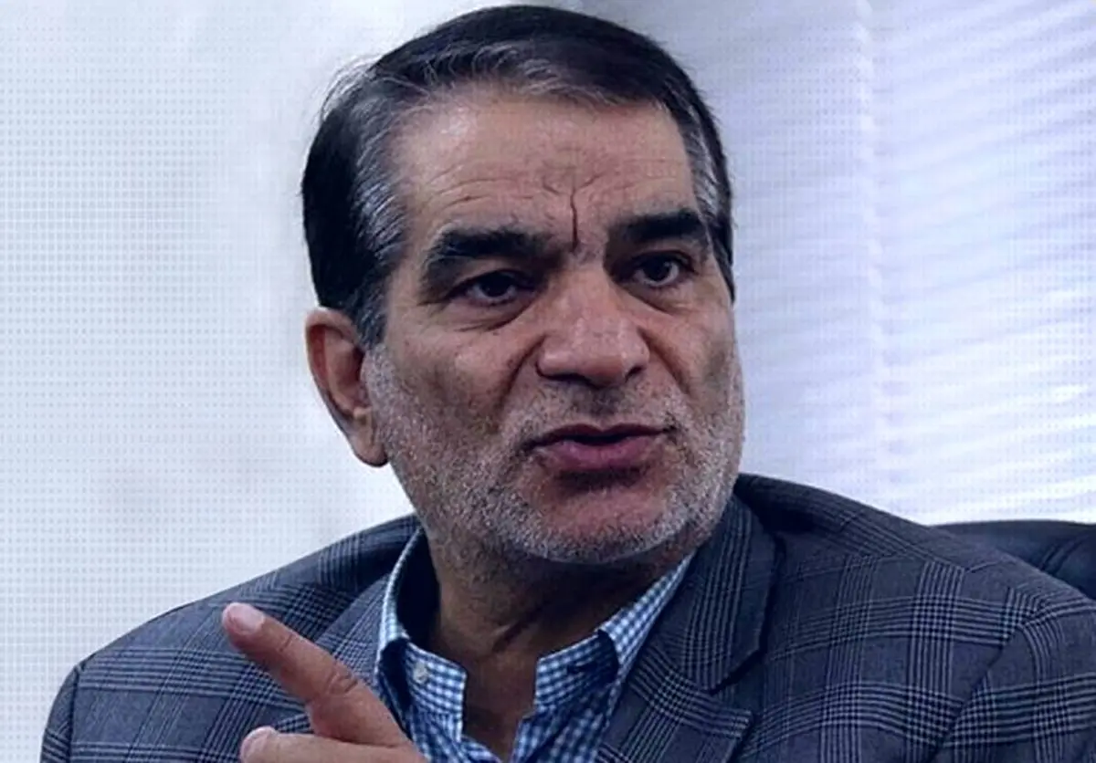 فعال سیاسی اصولگرا: داشتن گوشی همراه به این معنی است که انگار شما یک نتانیاهو همراهتان است یا یک ترامپ!