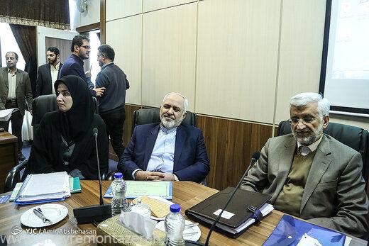 پس لرزه حضور همزمان ظریف و جلیلی در تلویزیونی/ روزنامه اصولگرا: صداوسیما یک کار خوب هم که انجام میدهد، تندروها به آن حمله میکنند