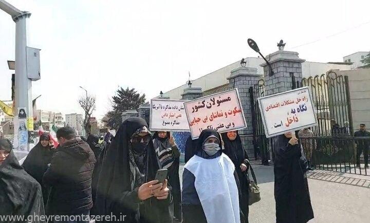 انتقاد تند روزنامه اصولگرا از تندروها؛ می‌خواهند جای اصلاح‌طلبان را بگیرند!
