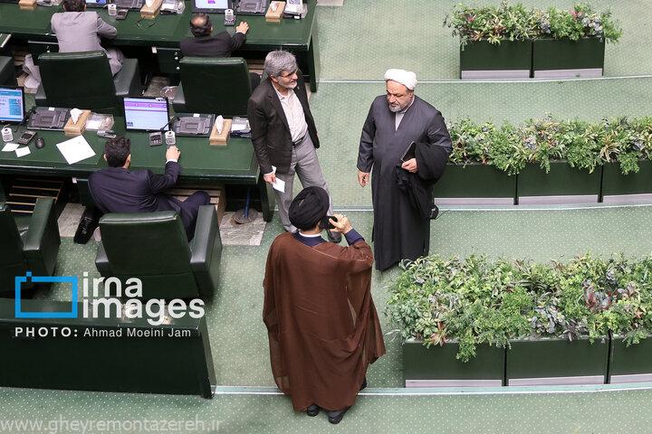 شیوه تندروهای سیاسی در هفتههای اخیر چگونه بود؟ / از شهیدِ آبرو خواندن کاظم صدیقی تا تشبیه مخالفان به گوسالهپرست