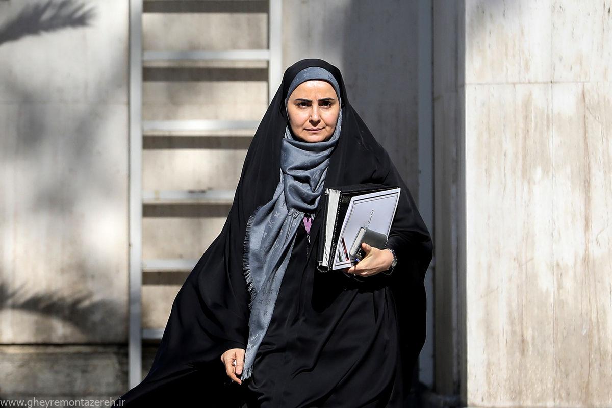 نماینده مجلس: پیشنویس استیضاح وزیر راه را ۵۰ نفر امضا کرده اند/ فرزانه صادق خودش استعفا دهد تا کار به استیضاح نکشد!