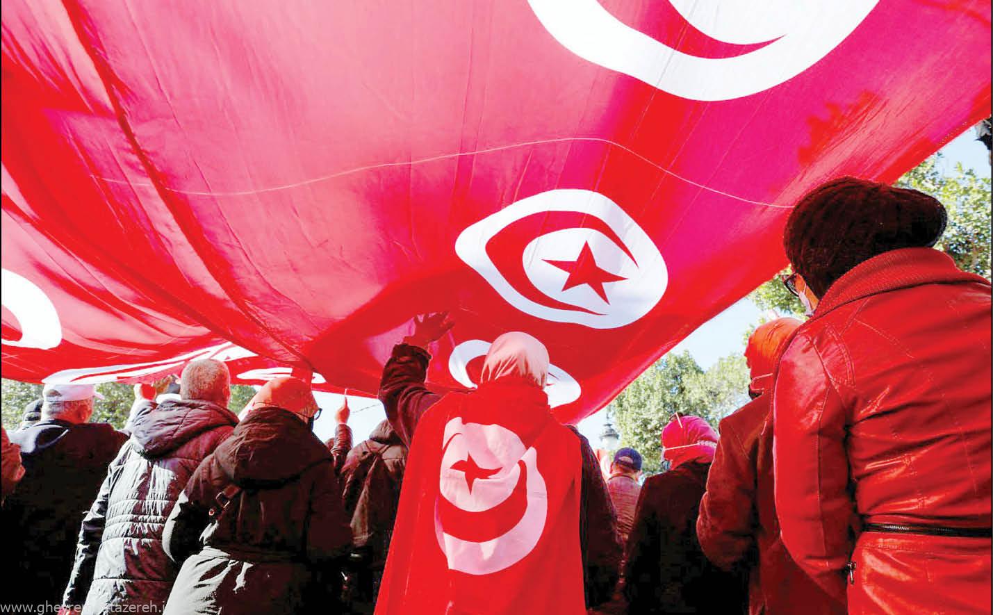 چرا تونس هم نتونست / از دل دموکراسی تونس، اقتدارگرایی بر آمد / دموکراسی تونسی با قانون اساسی نافرجام؛ طلوعی که غروب کرد