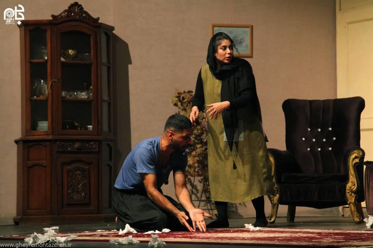 نمایش «مردهخور» در رشت به روی صحنه رفت