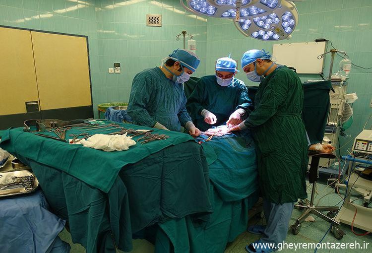 خارج کردن توده ی بیش از ۳ کیلوگرمی از شکم زن فومنی!