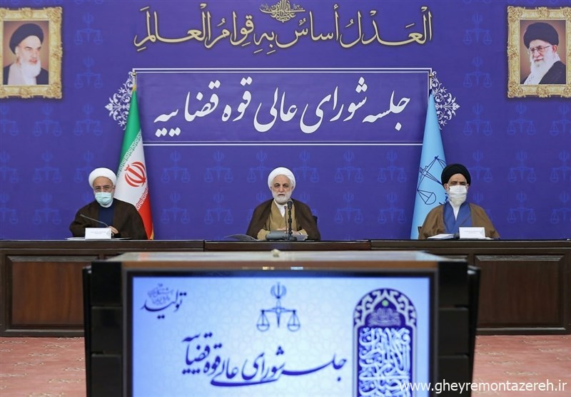 محسنی اژه‌ای: ضابطان و بخش‌های قضائی دستور نحوه استفاده از دستبند و پابند را اجرا نکردند!