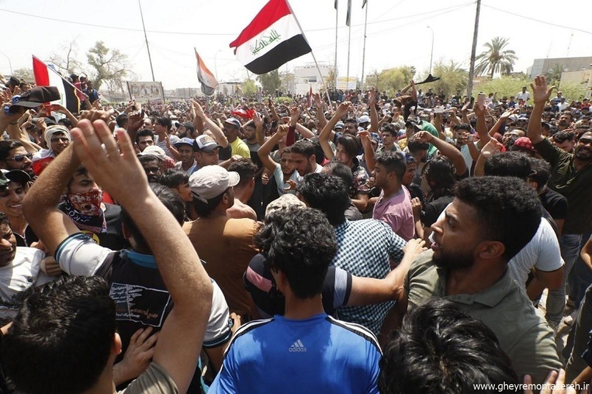 اعتراض عراقی ها مقابل بانک مرکزی: ارزش پول ملی ما را برگردانید!