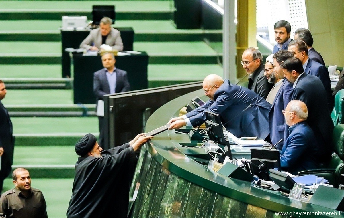 از مخالفت دولت با افزایش حقوق‌ها تا بودجه‌ صعودیِ صداوسیما