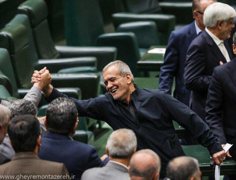 ماه عسل پزشکیان و مجلس تمام شد؛ این ماه عسل واقعی هم نبود/ منتظر استیضاحهای بعدی باشیم؟ ماه عسل پزشکیان و مجلس تمام شد؛ این ماه عسل واقعی هم نبود/ منتظر استیضاحهای بعدی باشیم؟