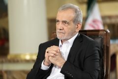 پزشکیان: قیمت سهمیه سوم بنزین تا ۱۰ هزار تومان افزایش خواهد یافت/ اگر برخی افراد تحلیلهایشان را در جیب خودشان بگذارند، به صلح نزدیکتر شویم