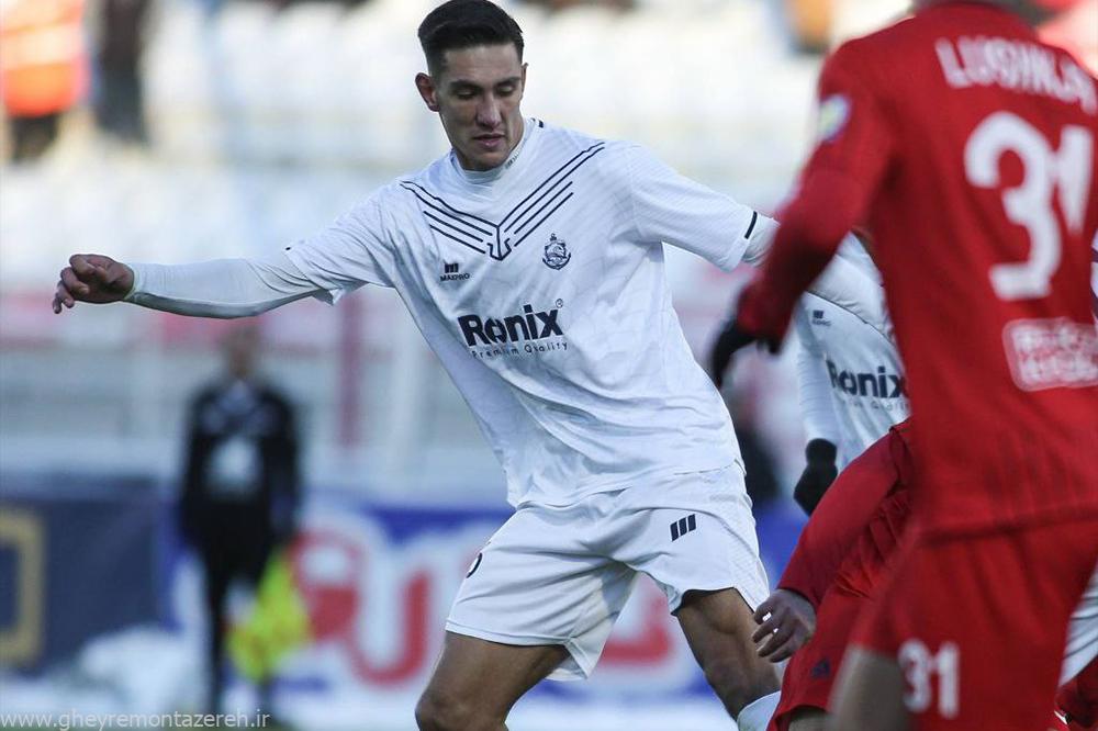 شکایت تراکتور و استقلال از ملوان با ادعای غیرمجاز بودن سینا خادم پور!